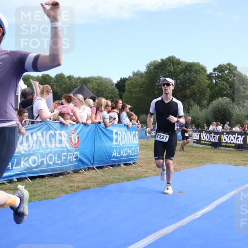31.08.2025 - Elbe Triathlon Hamburg Strokosch-Dieckow http://msf.ph/oto/8653236 31.08.2025 11:20:37 Ziel 708, 965, 996, 1227 meine-sportfotos.de