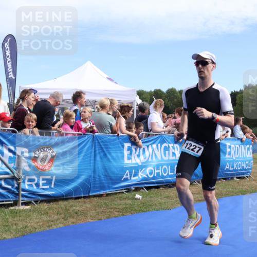 31.08.2025 - Elbe Triathlon Hamburg Strokosch-Dieckow http://msf.ph/oto/8653240 31.08.2025 11:20:38 Ziel 708, 965, 996, 1227 meine-sportfotos.de