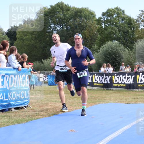31.08.2025 - Elbe Triathlon Hamburg Strokosch-Dieckow http://msf.ph/oto/8653257 31.08.2025 11:20:57 Ziel 561, 770, 895, 933, 1020, 1095, 1155 meine-sportfotos.de