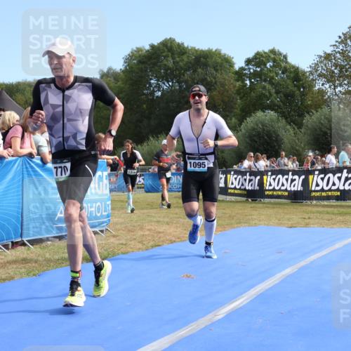 31.08.2025 - Elbe Triathlon Hamburg Strokosch-Dieckow http://msf.ph/oto/8653268 31.08.2025 11:21:04 Ziel 770, 1095, 1140, 1155 meine-sportfotos.de