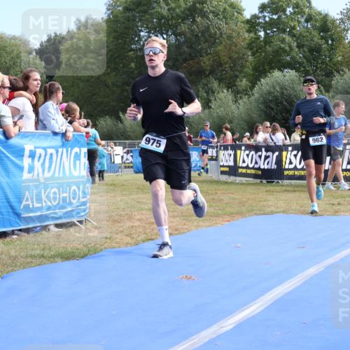 31.08.2025 - Elbe Triathlon Hamburg Strokosch-Dieckow http://msf.ph/oto/8653310 31.08.2025 11:21:35 Ziel 962, 975, 1060 meine-sportfotos.de