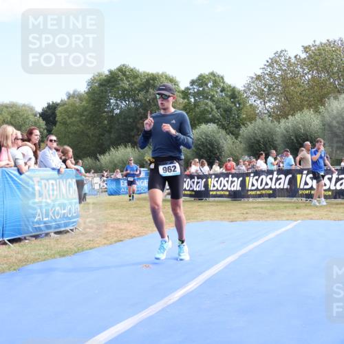 31.08.2025 - Elbe Triathlon Hamburg Strokosch-Dieckow http://msf.ph/oto/8653314 31.08.2025 11:21:37 Ziel 962, 975, 1060 meine-sportfotos.de