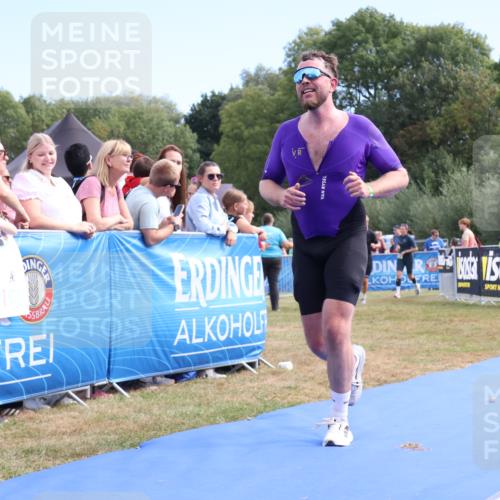 31.08.2025 - Elbe Triathlon Hamburg Strokosch-Dieckow http://msf.ph/oto/8653346 31.08.2025 11:22:20 Ziel 511, 731 meine-sportfotos.de