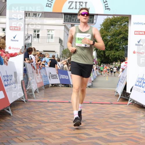 31.08.2025 - 21. Blankeneser Heldenlauf Strokosch-Dieckow http://msf.ph/oto/8653348 31.08.2025 11:07:57 Ziel 3665, 3532, 3719 meine-sportfotos.de