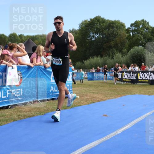 31.08.2025 - Elbe Triathlon Hamburg Strokosch-Dieckow http://msf.ph/oto/8653376 31.08.2025 11:22:58 Ziel 712, 1099 meine-sportfotos.de