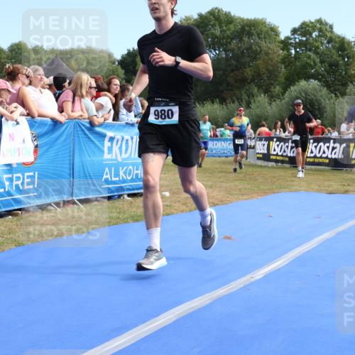 31.08.2025 - Elbe Triathlon Hamburg Strokosch-Dieckow http://msf.ph/oto/8653390 31.08.2025 11:23:14 Ziel 418, 438, 980, 1008, 1055, 1105, 1209 meine-sportfotos.de