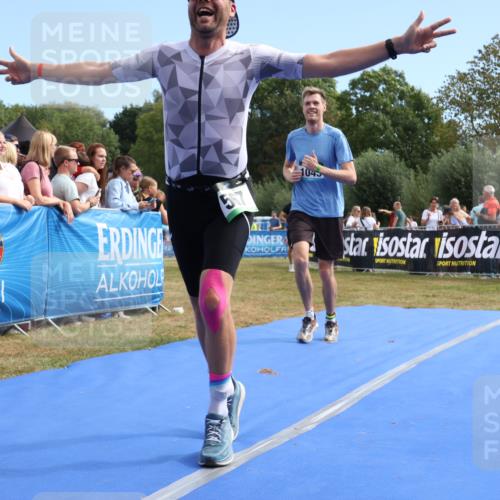 31.08.2025 - Elbe Triathlon Hamburg Strokosch-Dieckow http://msf.ph/oto/8653413 31.08.2025 11:23:28 Ziel 255, 567, 1043, 1055, 1075, 1108, 1274 meine-sportfotos.de