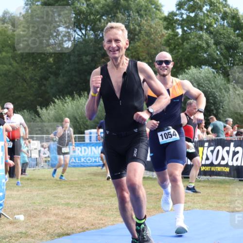 31.08.2025 - Elbe Triathlon Hamburg Strokosch-Dieckow http://msf.ph/oto/8653443 31.08.2025 11:24:14 Ziel 406, 570, 617, 741, 1039, 1054, 1098, 1193, 1287 meine-sportfotos.de