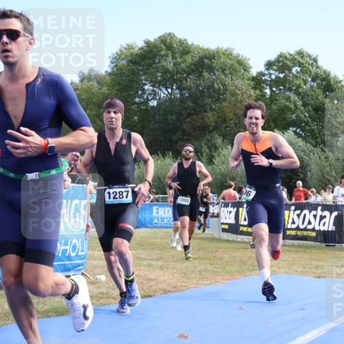 31.08.2025 - Elbe Triathlon Hamburg Strokosch-Dieckow http://msf.ph/oto/8653447 31.08.2025 11:24:20 Ziel 406, 741, 1054, 1080, 1094, 1098, 1170, 1193, 1287 meine-sportfotos.de