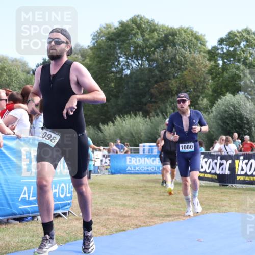 31.08.2025 - Elbe Triathlon Hamburg Strokosch-Dieckow http://msf.ph/oto/8653452 31.08.2025 11:24:23 Ziel 406, 1080, 1094, 1098, 1170, 1193, 1208, 1287 meine-sportfotos.de