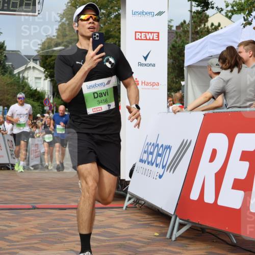 31.08.2025 - 21. Blankeneser Heldenlauf Strokosch-Dieckow http://msf.ph/oto/8653493 31.08.2025 11:07:42 Ziel 3456, 3239, 3453, 3161, 3728 meine-sportfotos.de