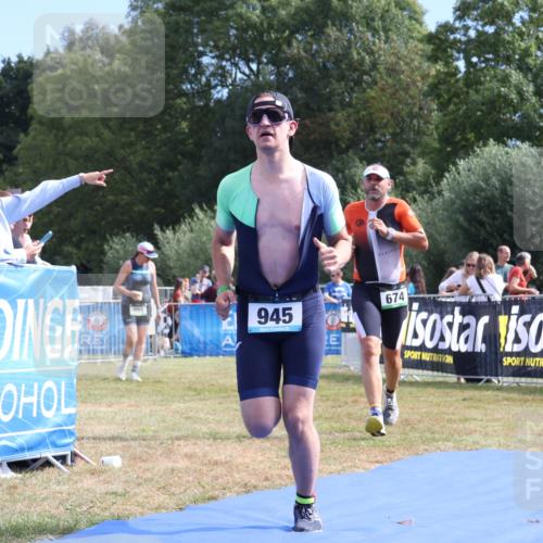 31.08.2025 - Elbe Triathlon Hamburg Strokosch-Dieckow http://msf.ph/oto/8653495 31.08.2025 11:25:26 Ziel 674, 945 meine-sportfotos.de