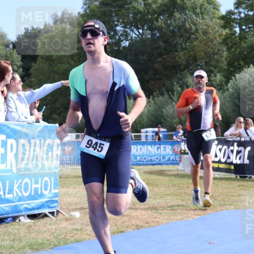 31.08.2025 - Elbe Triathlon Hamburg Strokosch-Dieckow http://msf.ph/oto/8653496 31.08.2025 11:25:26 Ziel 674, 945 meine-sportfotos.de