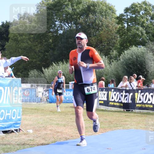 31.08.2025 - Elbe Triathlon Hamburg Strokosch-Dieckow http://msf.ph/oto/8653502 31.08.2025 11:25:27 Ziel 569, 674, 945 meine-sportfotos.de