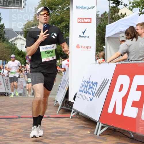 31.08.2025 - 21. Blankeneser Heldenlauf Strokosch-Dieckow http://msf.ph/oto/8653503 31.08.2025 11:07:42 Ziel 3456, 3239, 3453, 3161, 3728 meine-sportfotos.de
