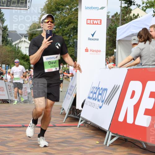 31.08.2025 - 21. Blankeneser Heldenlauf Strokosch-Dieckow http://msf.ph/oto/8653506 31.08.2025 11:07:42 Ziel 3456, 3239, 3453, 3161, 3728 meine-sportfotos.de