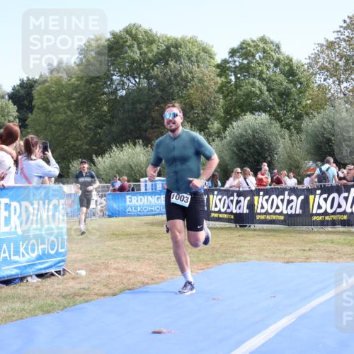 31.08.2025 - Elbe Triathlon Hamburg Strokosch-Dieckow http://msf.ph/oto/8653510 31.08.2025 11:25:37 Ziel 569, 935, 1003, 1062 meine-sportfotos.de