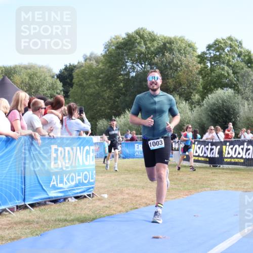 31.08.2025 - Elbe Triathlon Hamburg Strokosch-Dieckow http://msf.ph/oto/8653512 31.08.2025 11:25:38 Ziel 569, 935, 1003, 1062, 1139 meine-sportfotos.de