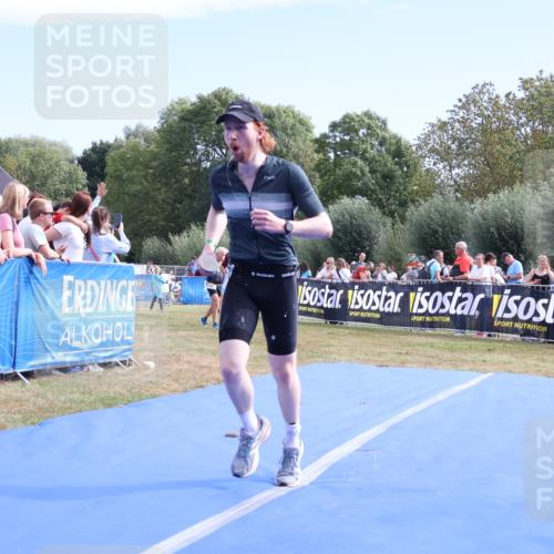 31.08.2025 - Elbe Triathlon Hamburg Strokosch-Dieckow http://msf.ph/oto/8653528 31.08.2025 11:25:43 Ziel 610, 935, 1003, 1062, 1139, 1246 meine-sportfotos.de