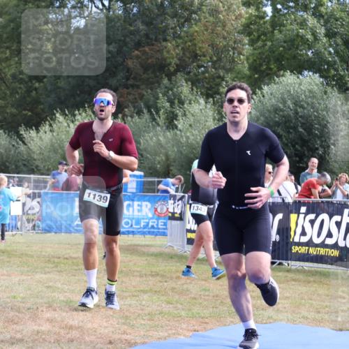 31.08.2025 - Elbe Triathlon Hamburg Strokosch-Dieckow http://msf.ph/oto/8653533 31.08.2025 11:25:45 Ziel 610, 935, 966, 1062, 1139, 1246 meine-sportfotos.de