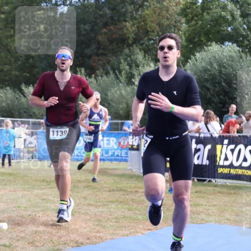 31.08.2025 - Elbe Triathlon Hamburg Strokosch-Dieckow http://msf.ph/oto/8653534 31.08.2025 11:25:45 Ziel 610, 935, 966, 1062, 1139, 1246 meine-sportfotos.de