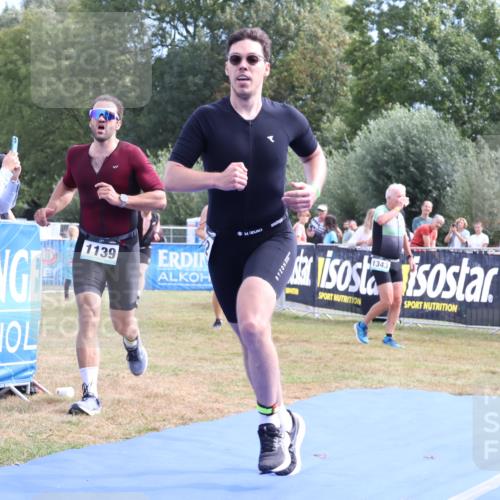 31.08.2025 - Elbe Triathlon Hamburg Strokosch-Dieckow http://msf.ph/oto/8653537 31.08.2025 11:25:45 Ziel 610, 935, 966, 1062, 1139, 1246 meine-sportfotos.de