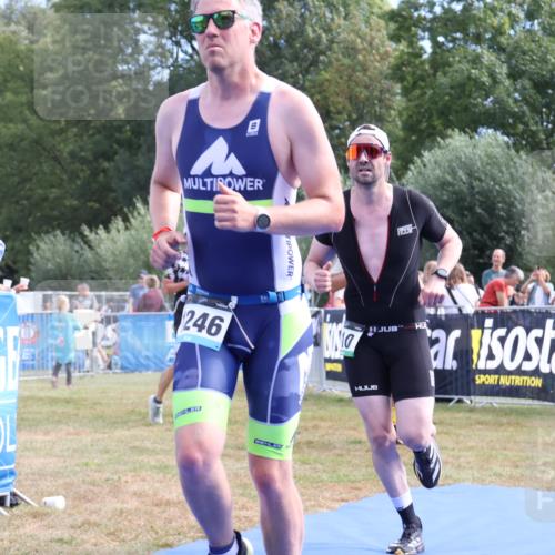 31.08.2025 - Elbe Triathlon Hamburg Strokosch-Dieckow http://msf.ph/oto/8653547 31.08.2025 11:25:50 Ziel 610, 715, 966, 1062, 1139, 1246 meine-sportfotos.de