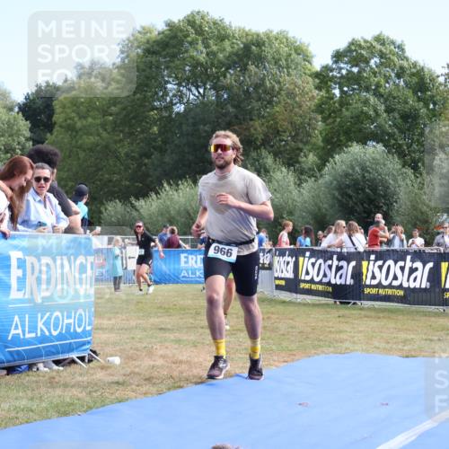 31.08.2025 - Elbe Triathlon Hamburg Strokosch-Dieckow http://msf.ph/oto/8653553 31.08.2025 11:25:52 Ziel 610, 715, 966, 1139, 1246 meine-sportfotos.de