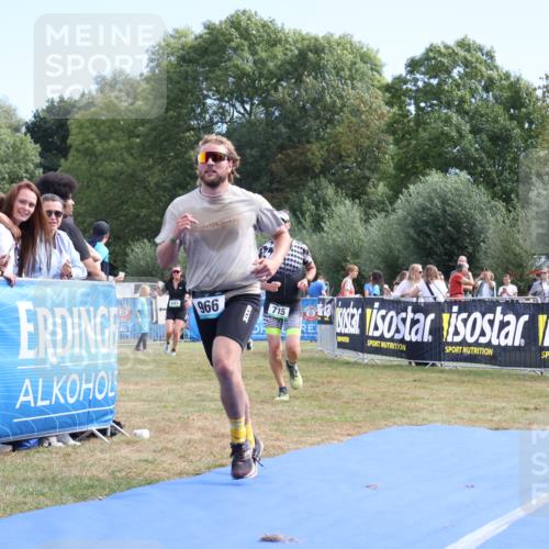 31.08.2025 - Elbe Triathlon Hamburg Strokosch-Dieckow http://msf.ph/oto/8653556 31.08.2025 11:25:52 Ziel 610, 715, 966, 1139, 1246 meine-sportfotos.de