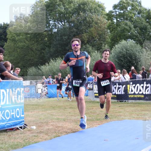 31.08.2025 - Elbe Triathlon Hamburg Strokosch-Dieckow http://msf.ph/oto/8653564 31.08.2025 11:26:03 Ziel 669, 689, 742, 779, 1127, 1144 meine-sportfotos.de