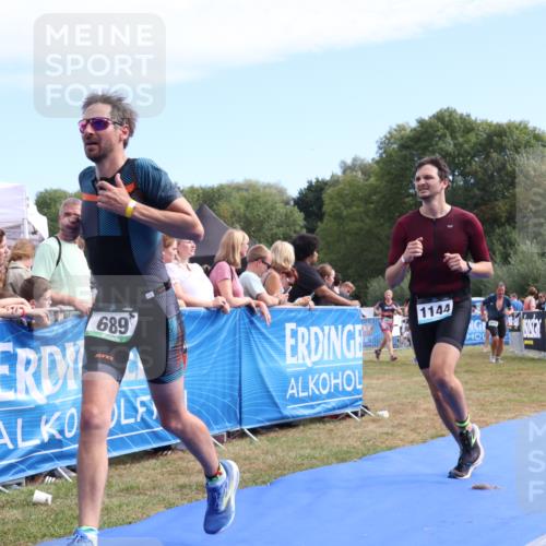 31.08.2025 - Elbe Triathlon Hamburg Strokosch-Dieckow http://msf.ph/oto/8653572 31.08.2025 11:26:05 Ziel 669, 689, 742, 779, 854, 1127, 1144 meine-sportfotos.de