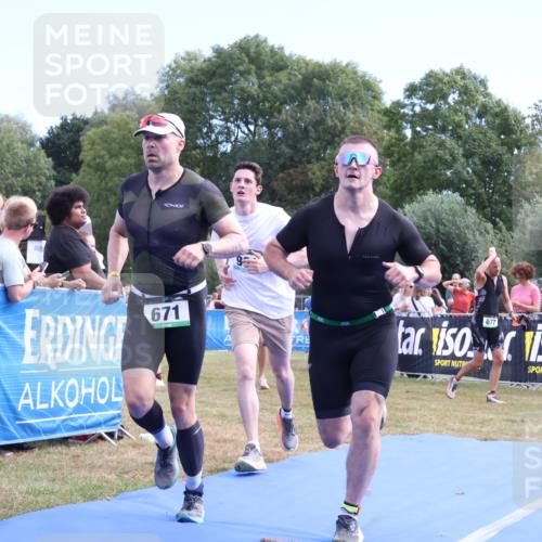31.08.2025 - Elbe Triathlon Hamburg Strokosch-Dieckow http://msf.ph/oto/8653598 31.08.2025 11:26:57 Ziel 613, 671, 925, 961, 1216 meine-sportfotos.de