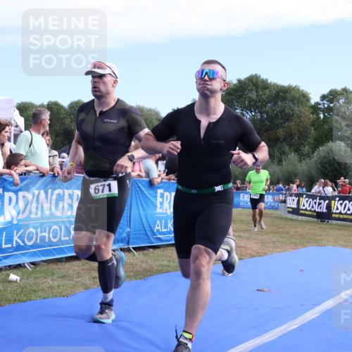 31.08.2025 - Elbe Triathlon Hamburg Strokosch-Dieckow http://msf.ph/oto/8653603 31.08.2025 11:26:57 Ziel 613, 671, 925, 961, 1216 meine-sportfotos.de