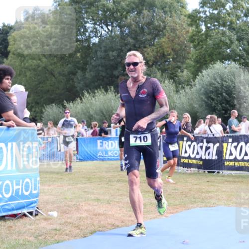 31.08.2025 - Elbe Triathlon Hamburg Strokosch-Dieckow http://msf.ph/oto/8653631 31.08.2025 11:27:15 Ziel 447, 710, 1096 meine-sportfotos.de