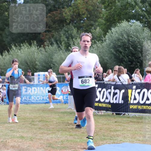 31.08.2025 - Elbe Triathlon Hamburg Strokosch-Dieckow http://msf.ph/oto/8653651 31.08.2025 11:27:23 Ziel 447, 682, 1096, 1143 meine-sportfotos.de