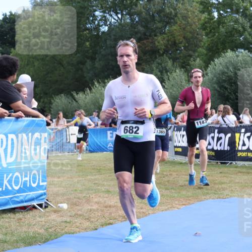 31.08.2025 - Elbe Triathlon Hamburg Strokosch-Dieckow http://msf.ph/oto/8653655 31.08.2025 11:27:25 Ziel 447, 682, 1096, 1143 meine-sportfotos.de