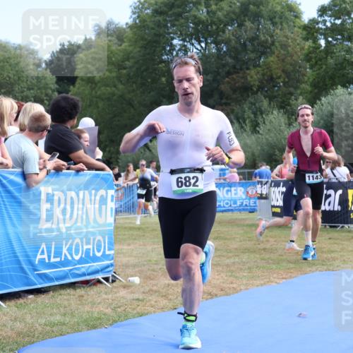31.08.2025 - Elbe Triathlon Hamburg Strokosch-Dieckow http://msf.ph/oto/8653658 31.08.2025 11:27:25 Ziel 447, 682, 1096, 1143 meine-sportfotos.de