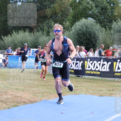 31.08.2025 - Elbe Triathlon Hamburg Strokosch-Dieckow http://msf.ph/oto/8653675 31.08.2025 11:27:52 Ziel 624, 833, 1038, 1074, 1258 meine-sportfotos.de