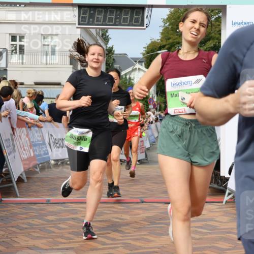 31.08.2025 - 21. Blankeneser Heldenlauf Strokosch-Dieckow http://msf.ph/oto/8653698 31.08.2025 11:07:22 Ziel 3001, 3368, 3367, 3530, 3323, 3516, 3355, 3673, 3075 meine-sportfotos.de