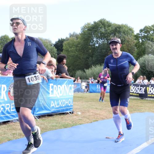31.08.2025 - Elbe Triathlon Hamburg Strokosch-Dieckow http://msf.ph/oto/8653705 31.08.2025 11:27:59 Ziel 720, 833, 1038, 1074, 1258 meine-sportfotos.de