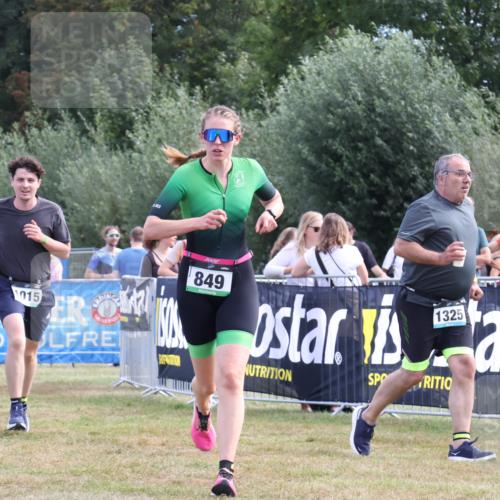 31.08.2025 - Elbe Triathlon Hamburg Strokosch-Dieckow http://msf.ph/oto/8653722 31.08.2025 11:28:05 Ziel 720, 849, 1015, 1265 meine-sportfotos.de