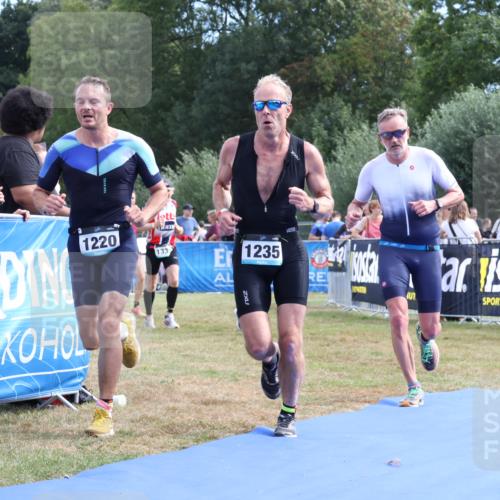 31.08.2025 - Elbe Triathlon Hamburg Strokosch-Dieckow http://msf.ph/oto/8653759 31.08.2025 11:28:23 Ziel 427, 713, 1220, 1235 meine-sportfotos.de