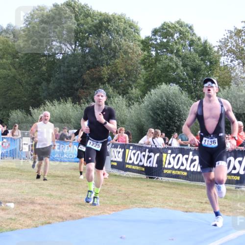 31.08.2025 - Elbe Triathlon Hamburg Strokosch-Dieckow http://msf.ph/oto/8653765 31.08.2025 11:28:35 Ziel 466, 500, 667, 1136, 1225 meine-sportfotos.de