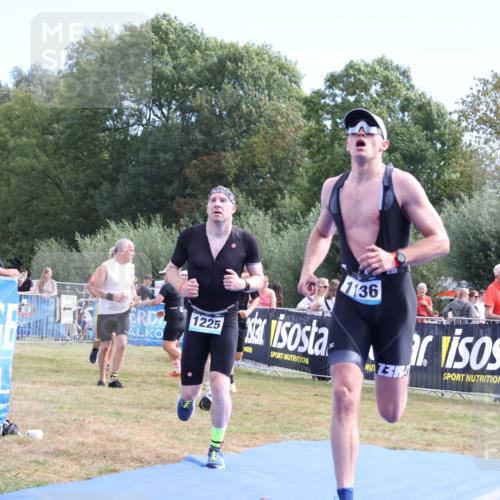 31.08.2025 - Elbe Triathlon Hamburg Strokosch-Dieckow http://msf.ph/oto/8653767 31.08.2025 11:28:36 Ziel 466, 500, 667, 1136, 1225 meine-sportfotos.de