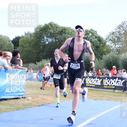 31.08.2025 - Elbe Triathlon Hamburg Strokosch-Dieckow http://msf.ph/oto/8653769 31.08.2025 11:28:36 Ziel 466, 500, 667, 1136, 1225 meine-sportfotos.de