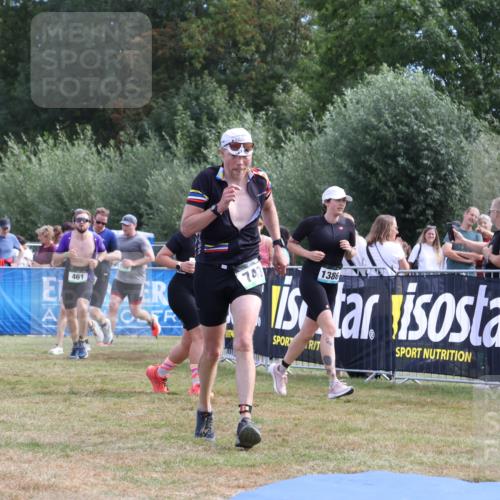 31.08.2025 - Elbe Triathlon Hamburg Strokosch-Dieckow http://msf.ph/oto/8653790 31.08.2025 11:28:42 Ziel 461, 466, 500, 667, 692, 735, 743, 1190, 1225 meine-sportfotos.de