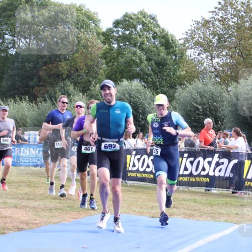 31.08.2025 - Elbe Triathlon Hamburg Strokosch-Dieckow http://msf.ph/oto/8653804 31.08.2025 11:28:48 Ziel 461, 566, 692, 735, 743, 881, 1128, 1190, 1315 meine-sportfotos.de