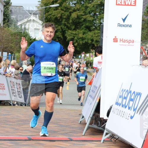 31.08.2025 - 21. Blankeneser Heldenlauf Strokosch-Dieckow http://msf.ph/oto/8653825 31.08.2025 11:07:05 Ziel 3377, 3322, 3404 meine-sportfotos.de