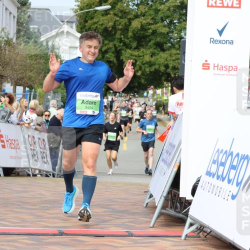 31.08.2025 - 21. Blankeneser Heldenlauf Strokosch-Dieckow http://msf.ph/oto/8653833 31.08.2025 11:07:05 Ziel 3377, 3322, 3404 meine-sportfotos.de