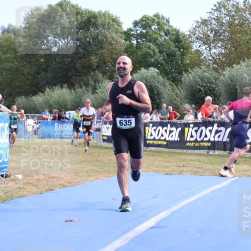 31.08.2025 - Elbe Triathlon Hamburg Strokosch-Dieckow http://msf.ph/oto/8653836 31.08.2025 11:28:57 Ziel 566, 635, 657, 805, 881, 1128, 1315 meine-sportfotos.de